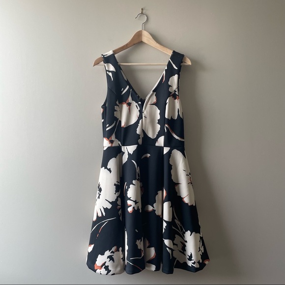 Maeve | Armory Black Floral Motif Fit and Flare Dress - Picture 5 of 17